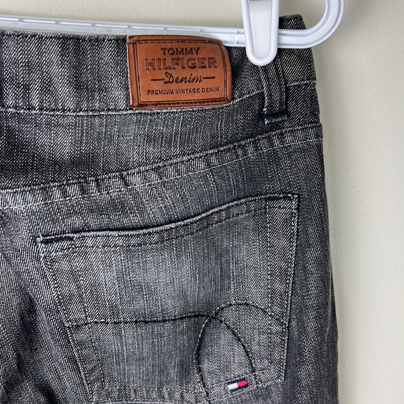 Tommy Hilfiger Relaxed Cameron Lowrise Bootcut Jeans Size 27 - Picture 10 of 15